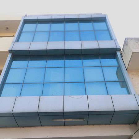 Oyo Hotel Aryan Plaza Chandīgarh Zewnętrze zdjęcie