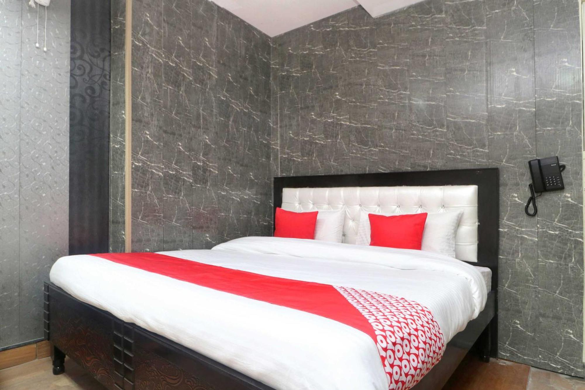 Oyo Hotel Aryan Plaza Chandīgarh Zewnętrze zdjęcie