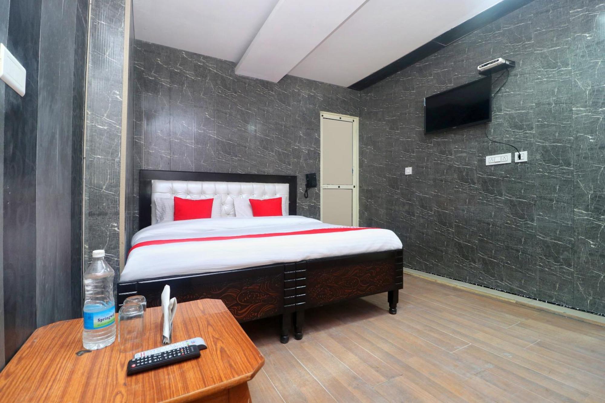Oyo Hotel Aryan Plaza Chandīgarh Zewnętrze zdjęcie