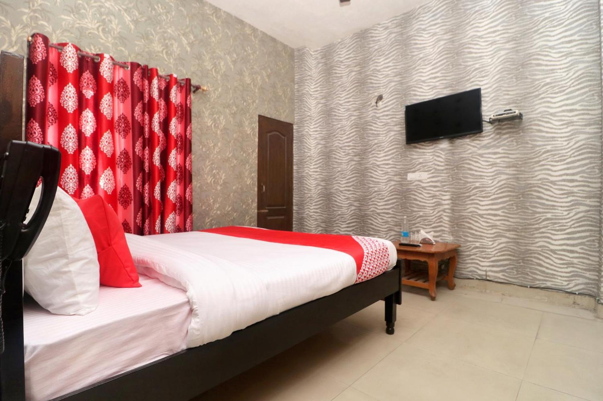 Oyo Hotel Aryan Plaza Chandīgarh Zewnętrze zdjęcie