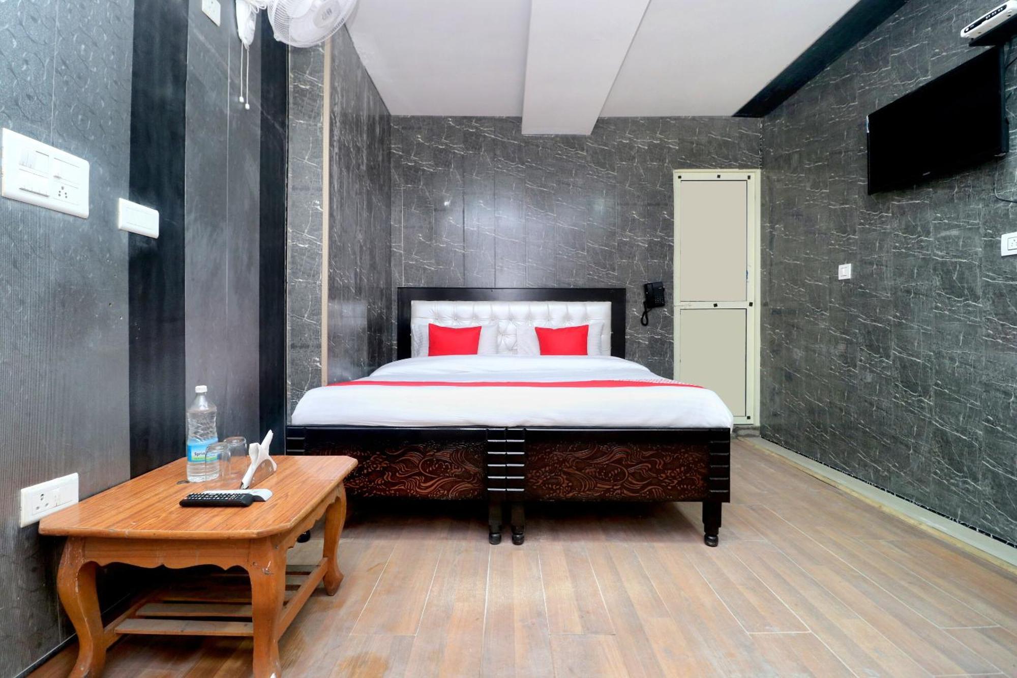Oyo Hotel Aryan Plaza Chandīgarh Zewnętrze zdjęcie
